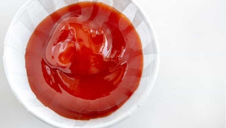 Salsa de ketchup, directamente encima de la vista